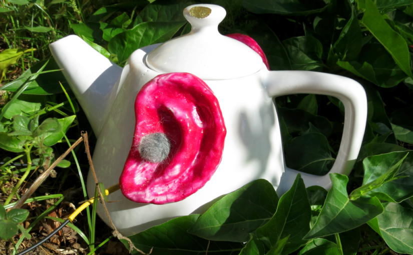 The Sound of the World, According to a Teapot (in Memory of Alvin Lucier)